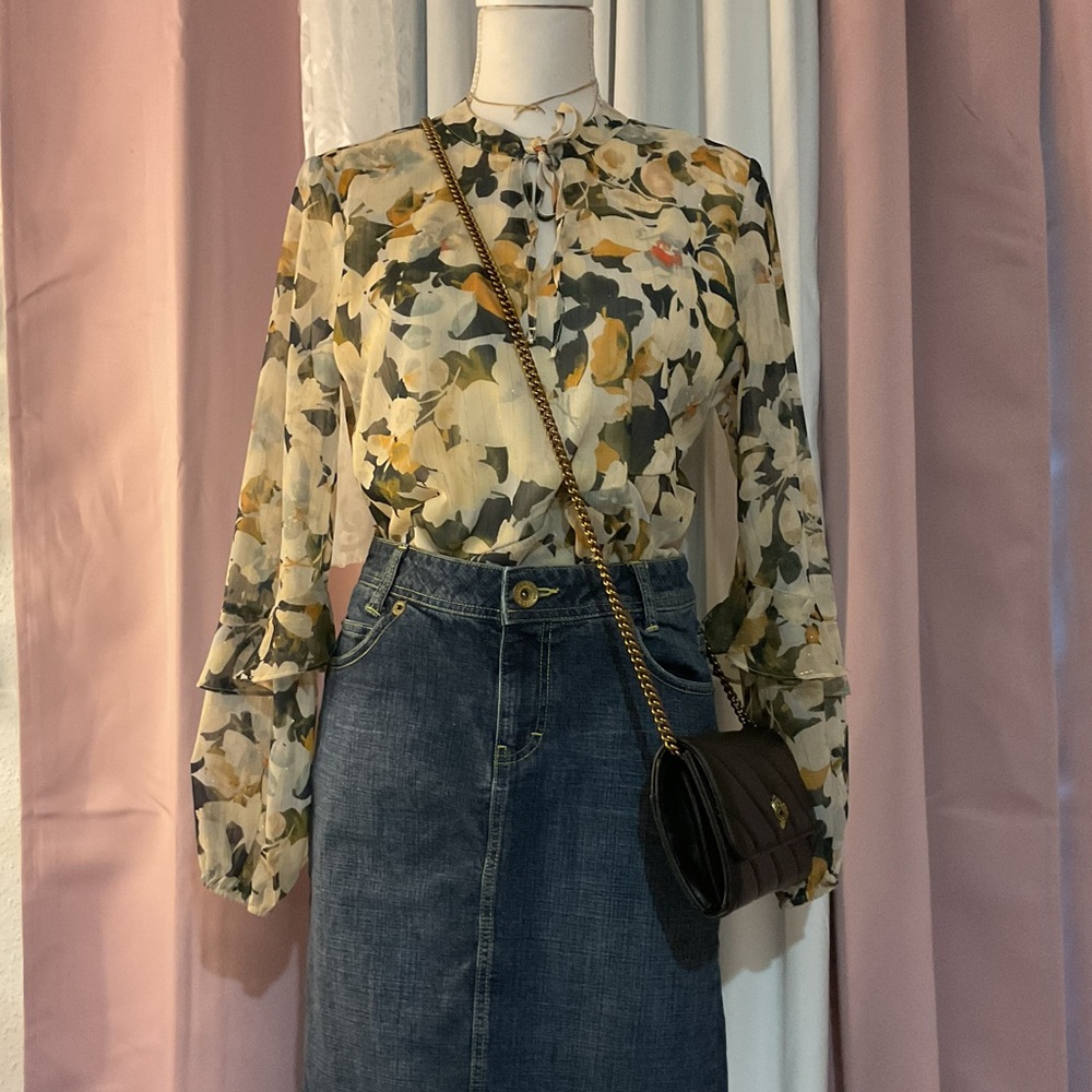 Floral print elegant Ruffled Bishop Sleeve Blouse